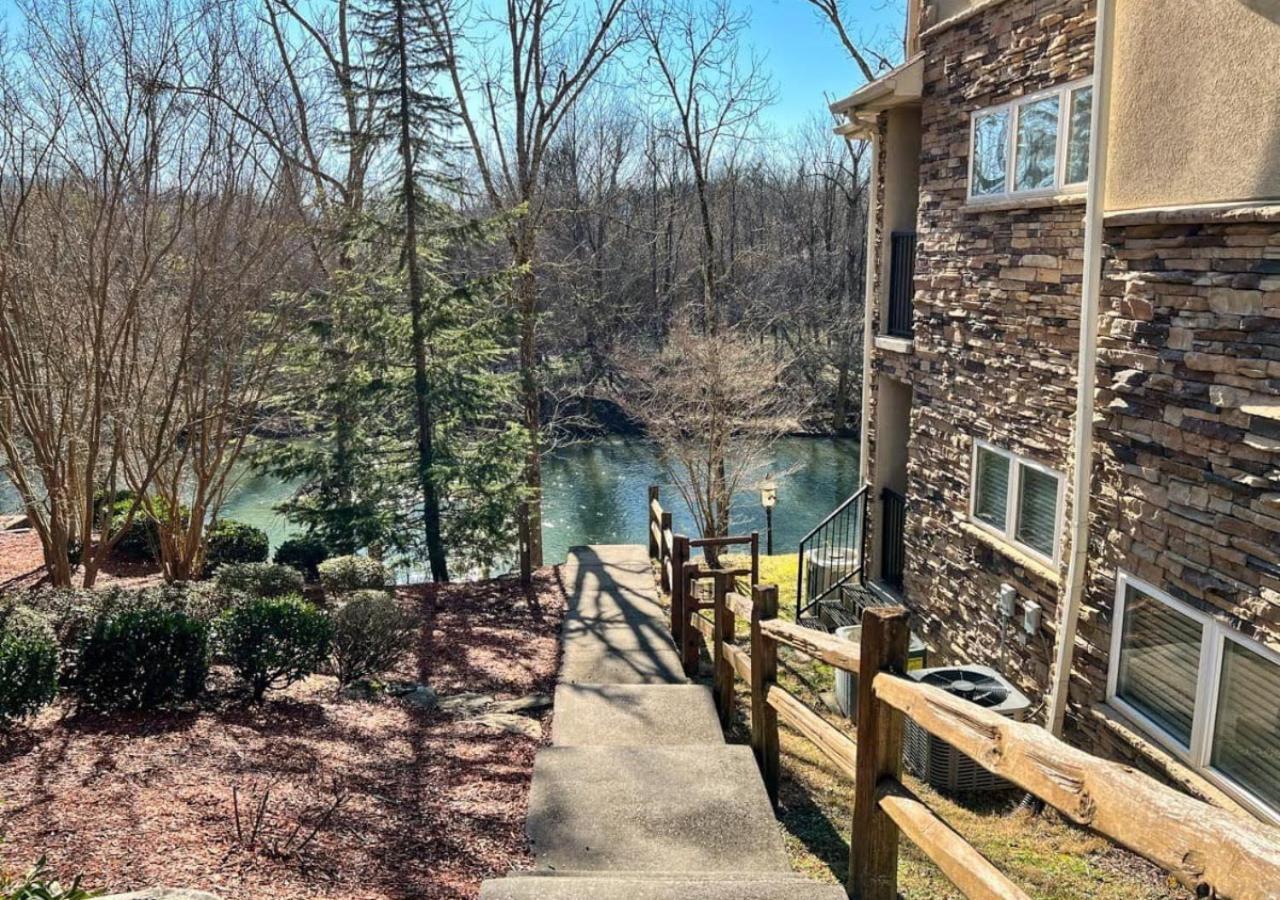 Relaxing Condo On The River - New Air Hockey Table بيدجن فورج المظهر الخارجي الصورة