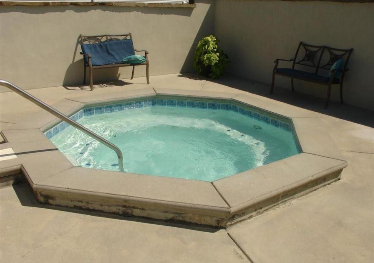 Relaxing Condo On The River - New Air Hockey Table بيدجن فورج المظهر الخارجي الصورة